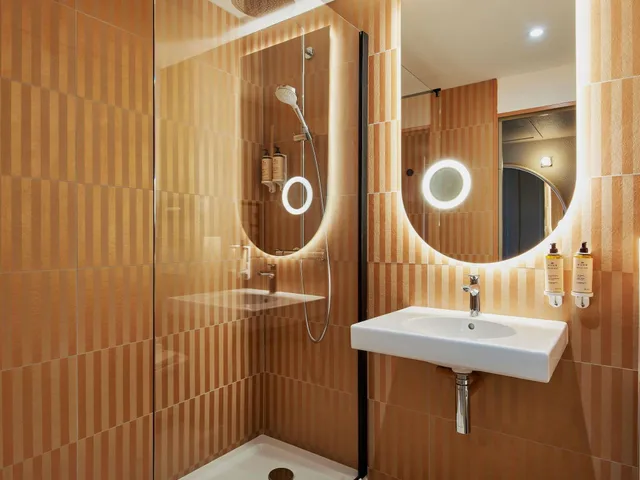 Family, Multiple Beds, City View، Mercure St Raphael Centre Plage 4/5