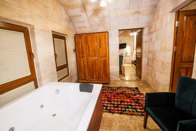 جناح بسرير كينج وسرير كوين، Caldera Hotel 5/7