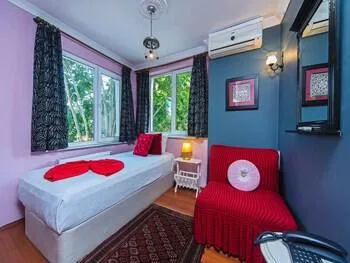 غرفة مفردة بسرير فردي بإطلالة، Modern Sultan Hotel 1/1