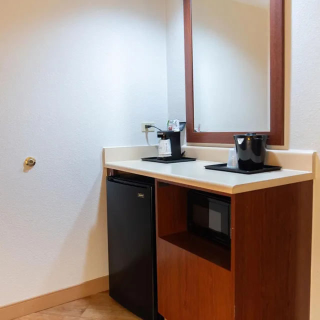 جناح تنفيذي بسرير مزدوج، La Quinta Inn & Suites by Wyndham Bannockburn-Deerfield 8/10