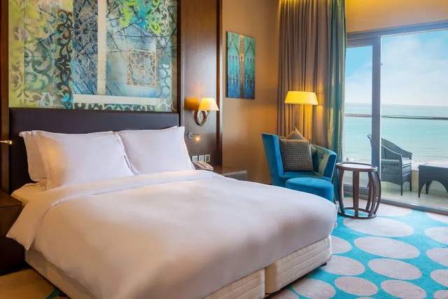 غرفة تنفيذية بسرير كينج، RADISSON BLU HOTEL, SOHAR 1/10
