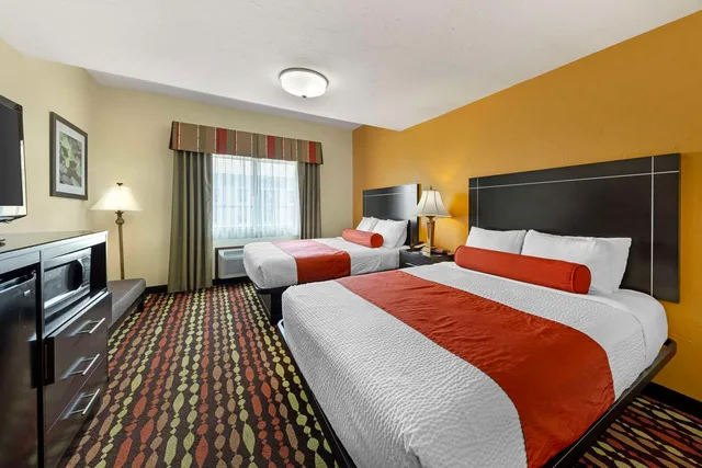 Suite, 2 Queen Beds, Sofa, Accessible, Best Western Greentree Inn & Suites 1/3