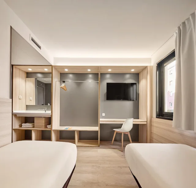 غرفة قياسية بسرير مزدوج، Hostal Lami 1/1