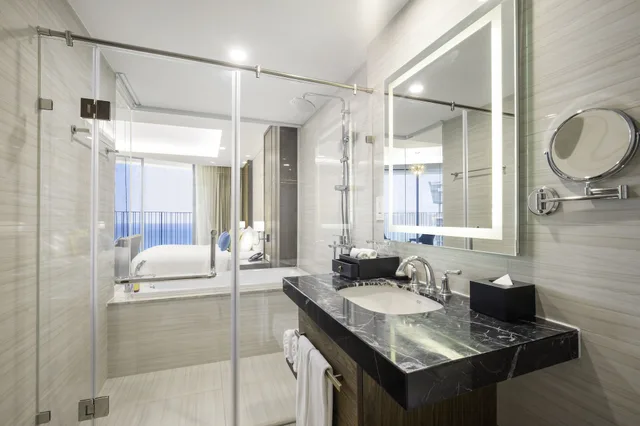 غرفة تنفيذية بسرير كينج بإطلالة على البحر، The Empyrean Nha Trang 4/6