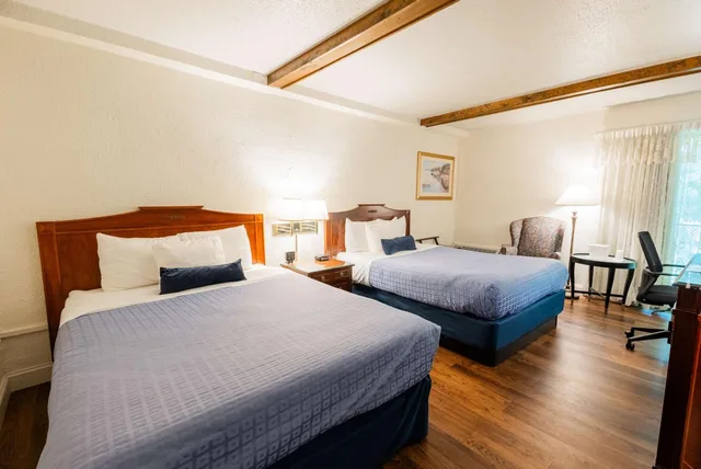 غرفة بسريرين كوين، Fireside Inn And Suites 2/10