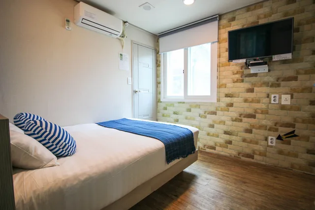 غرفة قياسية بسرير مزدوج، Dongdaemun Hwashin Hostel 4/6