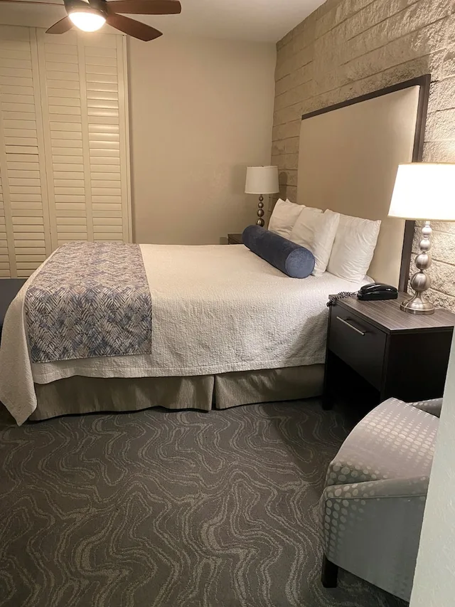 شقة سكنية ديلوكس بسرير كينج بغرفة نوم واحدة مع أريكة، Getaways At Palm Springs Tennis Club 4/6