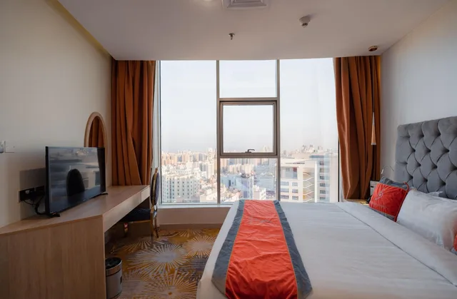جناح جونيور، Wahaj Boulevard Hotel 1/4