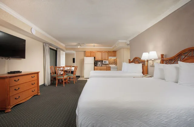 2 Rooms, Deluxe, Suite, 4 Queen Beds, No Balcony, Grande Shores Ocean Resort 1/10
