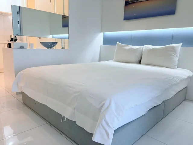 غرفة بسرير كينج بإطلالة على البحر بشرفة، Aimi Jeju Beach Hotel 2/10