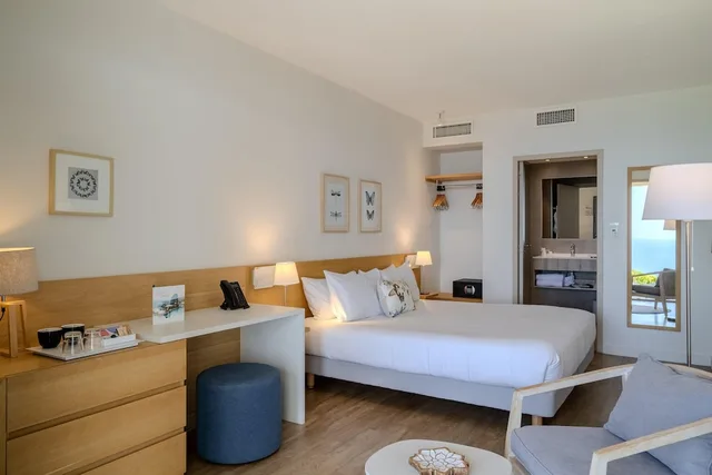 غرفة سوبيريور بسريرين منفصلين بإطلالة على البحر في الطابق الأرضي، La Villa Douce 2/5