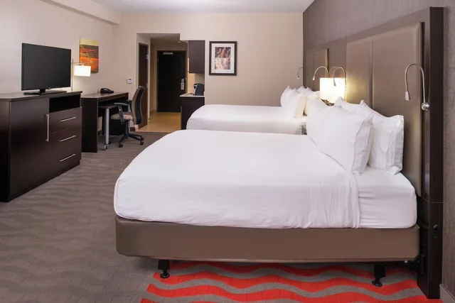 غرفة قياسية بسريرين كوين لذوي الإعاقة، Holiday Inn Express Suites Monroe 3/4