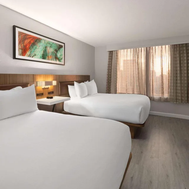 جناح بسريرين مزدوجين، Wyndham Garden Norfolk Downtown 1/8