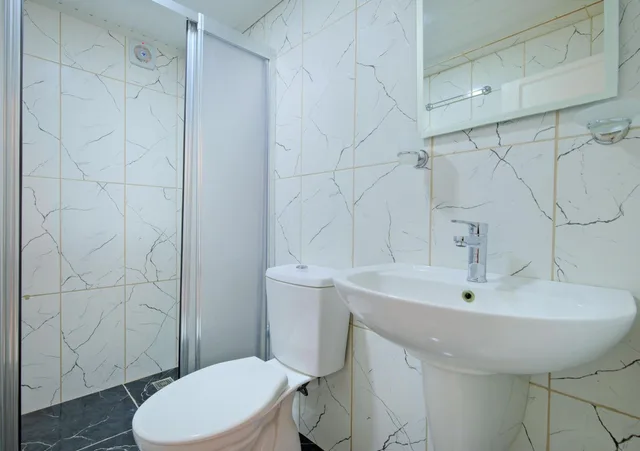 2 Bedrooms, Basement, Apartment, No Balcony, Gold Lion Hotel 2/4