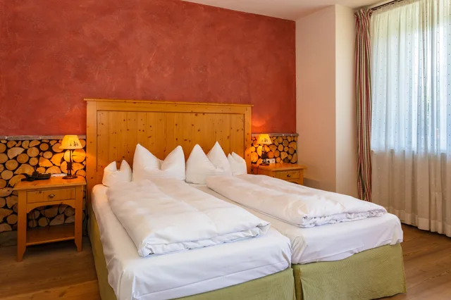 Room, Queen Bed, Balcony, Landhotel and Berggasthof Panorama 2/6