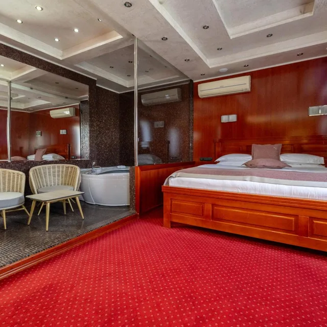 جناح رئاسي، Prezident Hotel 3/6