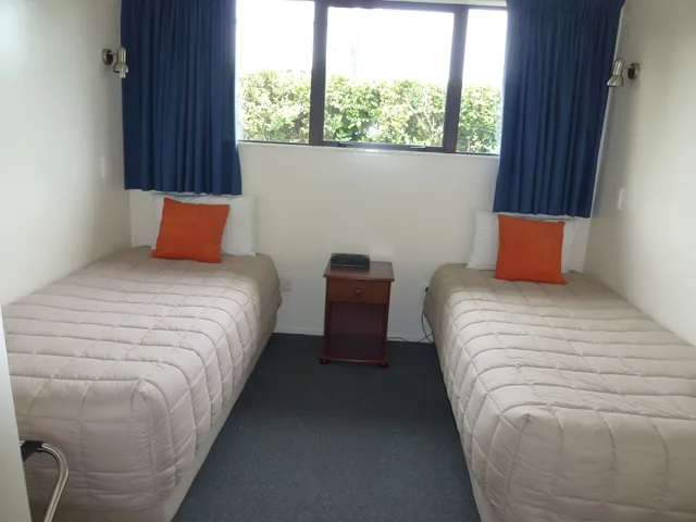 3 Bedrooms, King Bed, 4 Beds, Asure Adcroft Motel 7/10
