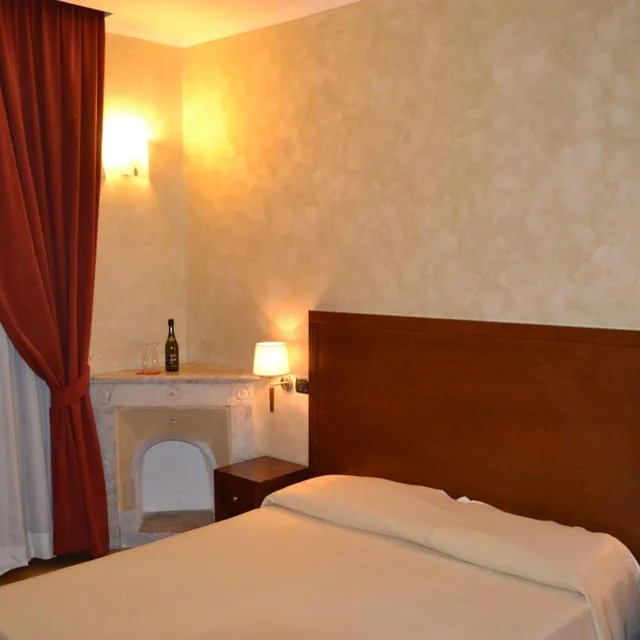 غرفة بسرير مزدوج أو سريرين منفصلين، Dipendenza Hotel Galileo 5/9