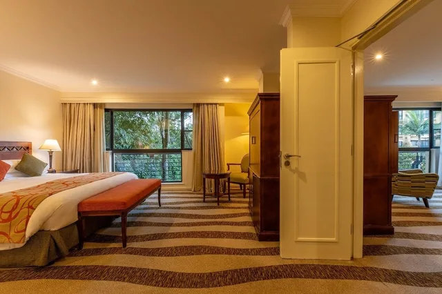 جناح تنفيذي بسرير كينج، Kigali Serena 1/5