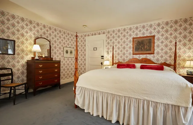 جناح بسرير كينج، The Red Lion Inn 2/2
