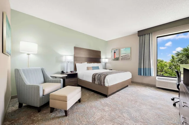 غرفة قياسية بسرير كينج، Best Western Intracoastal Inn 2/7