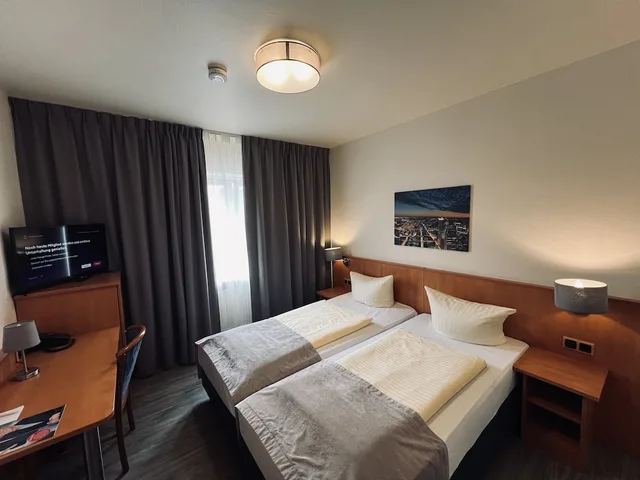 غرفة قياسية بسرير مزدوج، Hotel Niederraeder Hof 1/3