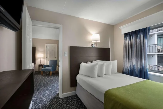 Room, 2 Queen Beds, Accessible, Dayton House Resort, BW Signature Collection 2/5