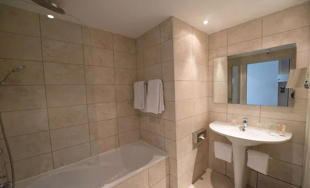 جناح جونيور بسرير كوين مع أريكة، Best Western Premier Patio Des Artistes 2/3