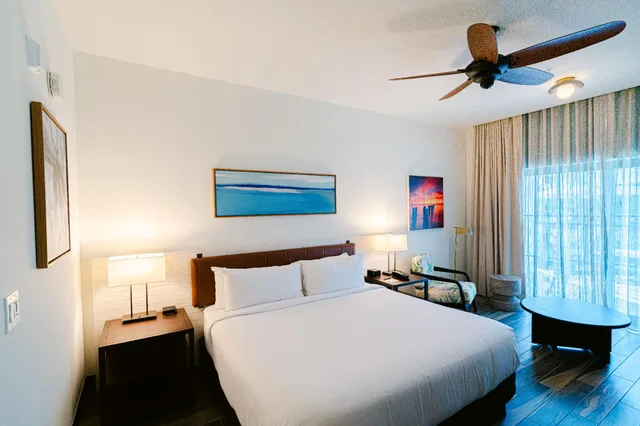 Walkout, King Bed, Pool Side, Patio، The Perry Hotel Naples 1/1
