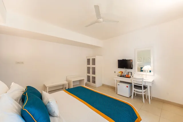 Connecting, Double Bed, No Balcony، Zone Connect Calangute 5/9