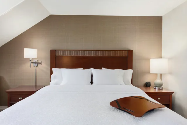 غرفة قياسية بسرير كينج، Hampton Inn Colchester 3/4