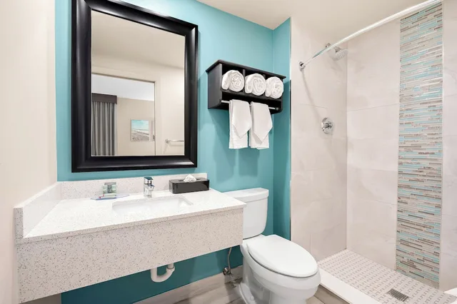 غرفة قياسية بسرير كينج، Best Western Intracoastal Inn 6/7