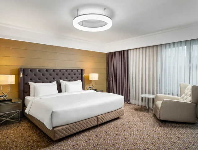 غرفة بريميوم بسرير مزدوج بإطلالة على المدينة، RADISSON BLU HOTEL ISTANBUL SISLI 1/5