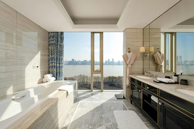 Panoramic, Guest Room, King Bed, River View, Large, The Azure Qiantang A Luxury Collection Hotel Hangzhou 3/3