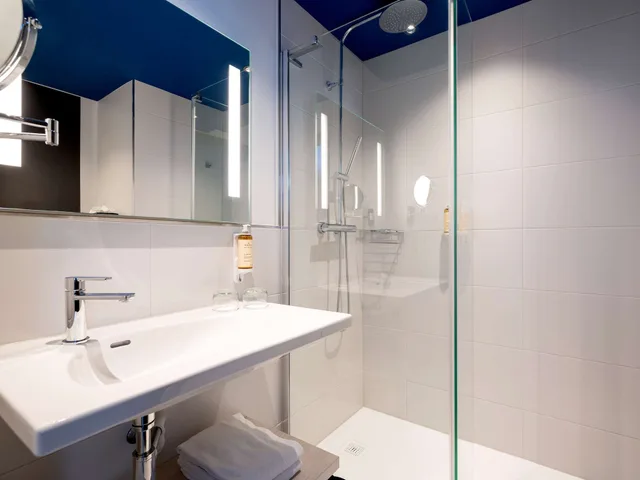 غرفة سوبيريور بسرير كينج مع أريكة، Maek Hotel Antwerp Central - Handwritten Collection 3/4