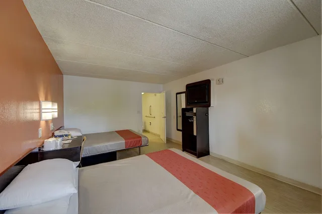 جناح بسريرين كوين، Motel6 San Antonio, TX - Downtown - Market Square 3/10