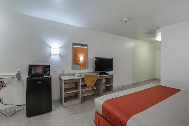غرفة ديلوكس بسرير كينج، Motel6 Pasadena, TX 10/10