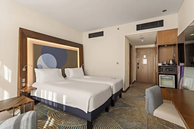 غرفة سوبيريور بسريرين منفصلين، Novotel Abu Dhabi Gate 2/10
