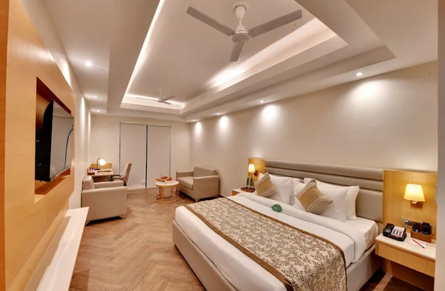 غرفة سوبيريور بسرير كينج، Click Collection Lucknow 1/4