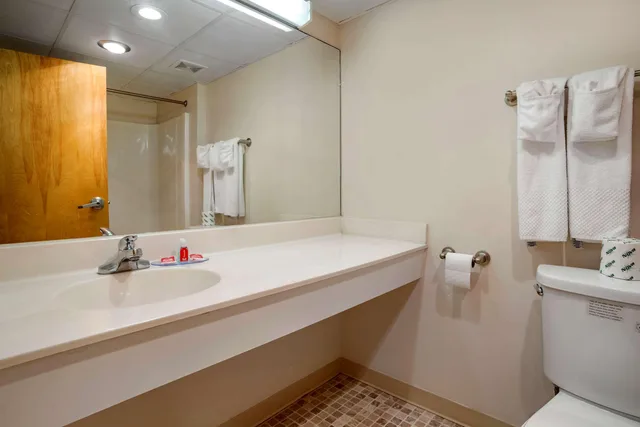 جناح، Econo Lodge Inn and Suites Resort Rehoboth Beach 3/4