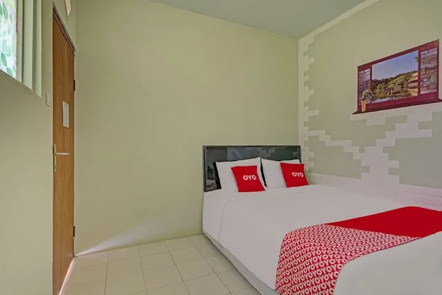 غرفة قياسية بسرير مزدوج، Hotel O Villa Inn App Trawas Bintaro Syariah 2/10