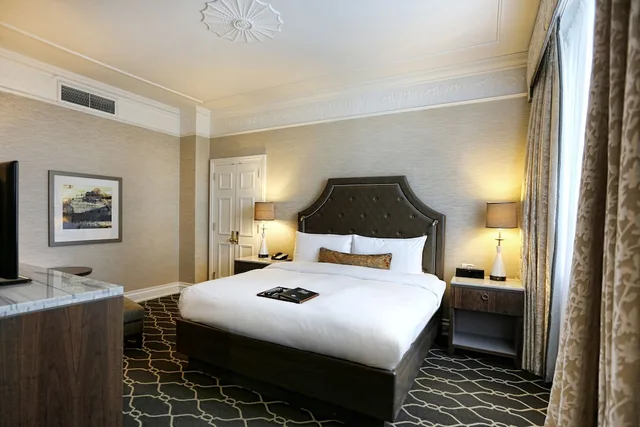 Fairmont, Queen Bed, City View، Hotel Fairmont Palliser 2/6