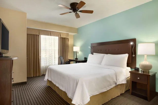 2 Bedrooms, Suite, King Bed, Homewood Suites By Hilton Houston-Willowbrook Mall 3/7