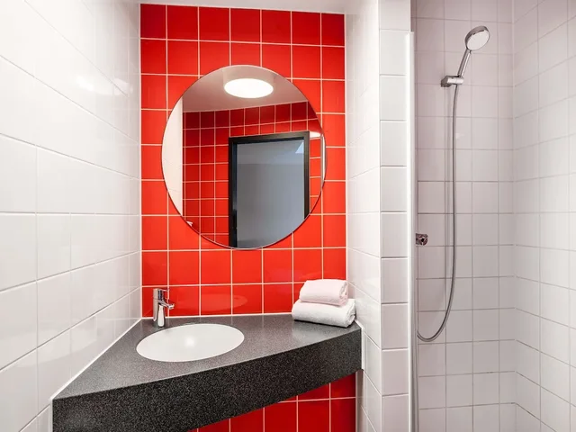 غرفة بسرير كوين، B&B Hotel Weil am Rhein Basel 5/5