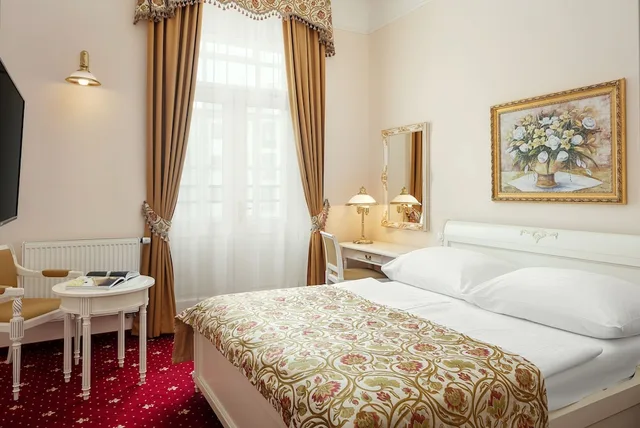غرفة قياسية بسرير مزدوج أو سريرين منفصلين، Alqush Downtown Hotel 4/7