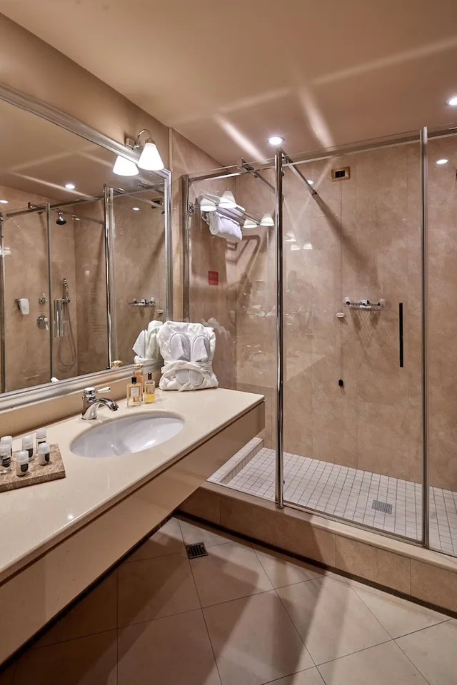 غرفة سوبيريور ثلاثية بسرير مزدوج مع أريكة، Hotel Accademia Verona 8/9