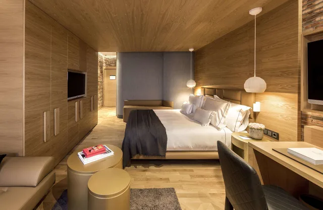 Junior Suite, Studio, King Bed، Monument Hotel 10/10