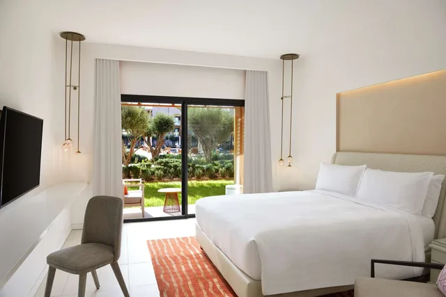 غرفة بسرير كينج لذوي الإعاقة، Hilton Taghazout Bay Beach Resort and Spa 1/6
