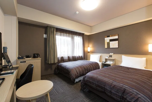 غرفة بسريرين منفصلين للمدخنين، Hotel Route Inn Higashiohmi Yokaichi Ekimae 3/5