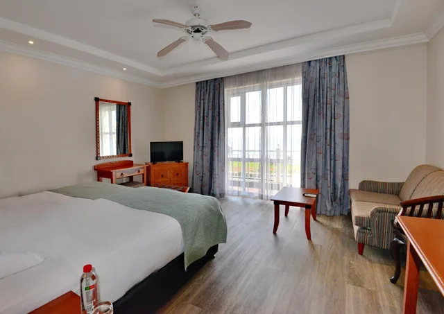 غرفة قياسية بسريرين منفصلين لغير المدخنين، Courtyard Gqeberha 4/9